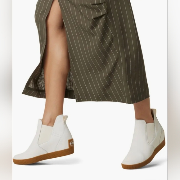 Sorel Women Size 8.5 Out N About Wedge II White Slip-On Waterproof Shoes Booties - Picture 2 of 9